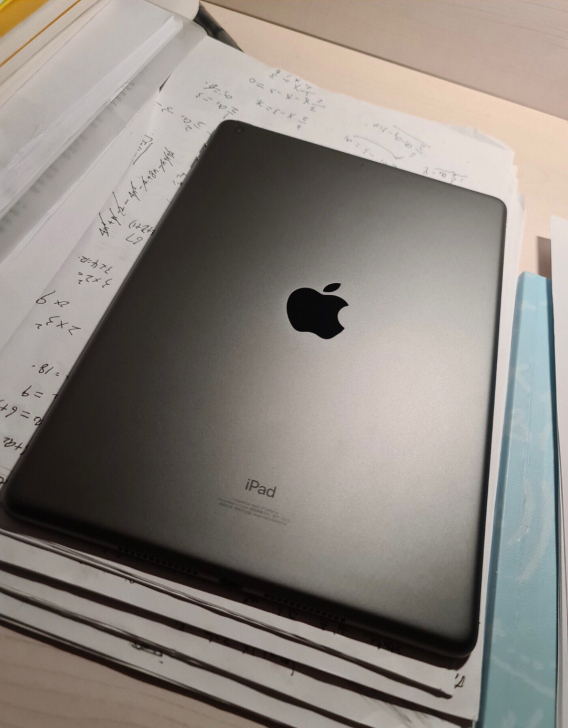 iPad 2020，A12处理器，WiFi...