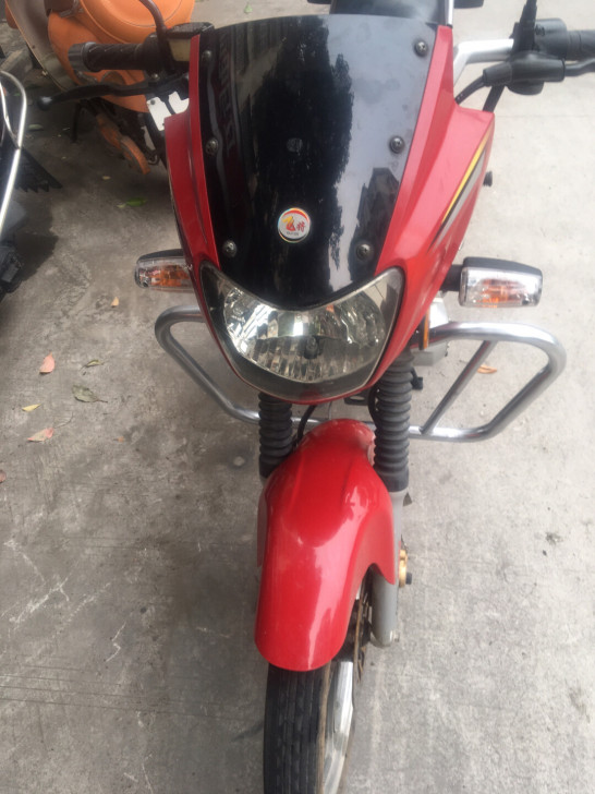 钱江125踏板摩托车，车况好，骑的很少，8...