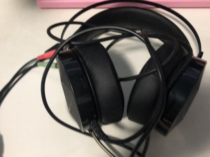 达尔优耳机，用了十多次吧，后来换回雷蛇了，...