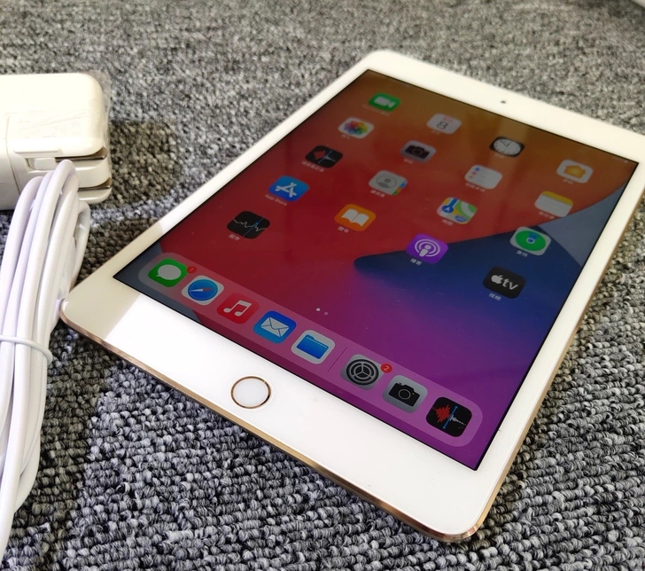 出一台个人闲置自用iPad9.7寸苹果平板...