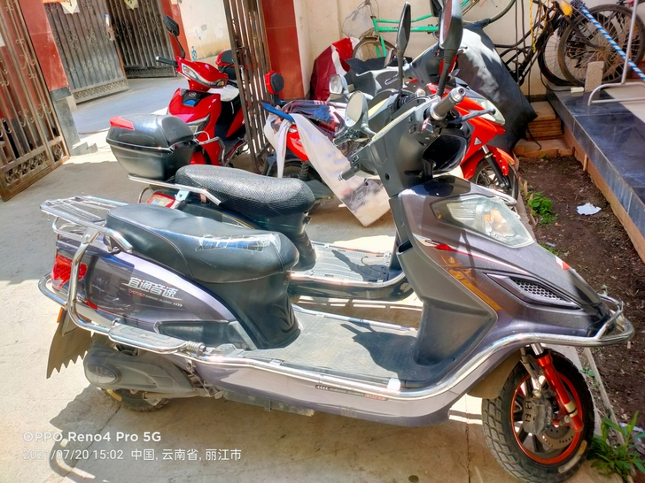 宜通音速电动车,72负,现在跑六十公里完全...