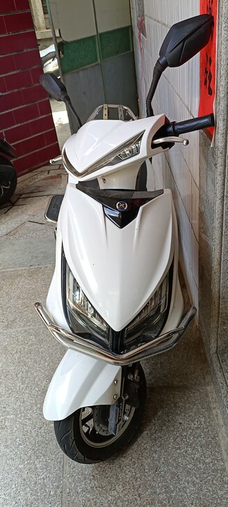 新日H5电轻摩电动车,实表最高时速52,续...