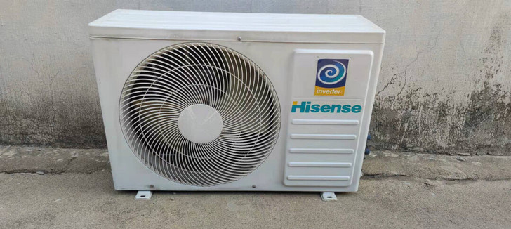 18年的海信变频大一匹半空调，冷暖两用，8...