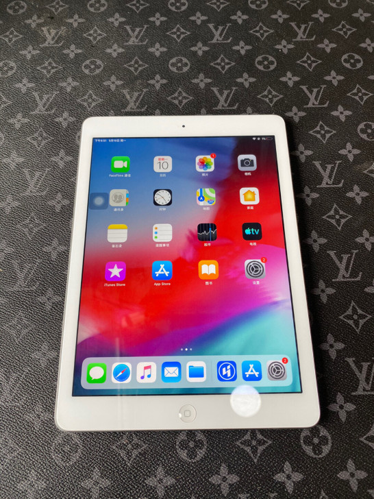 ipadair 32G 纯原装 成色好充电...
