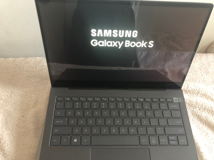 三星顶级新款笔记本电脑galaxy boo...