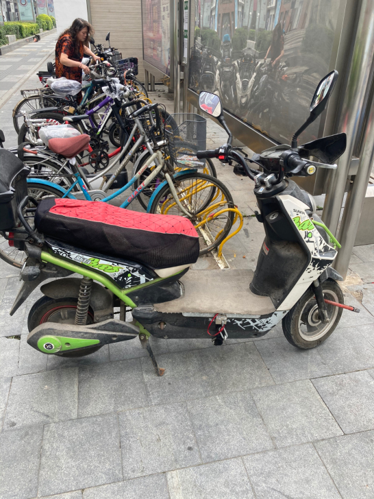 新日电动车，48.20的非常有劲，电池去年...
