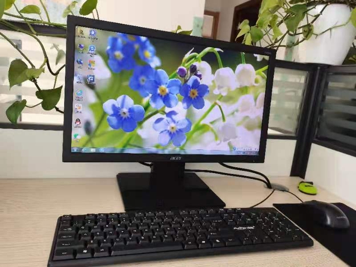 联想品牌台式电脑低价转让,公司前景效益不好...