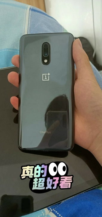 一加7 外屏碎角落完全不影响 8...