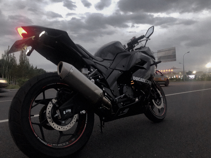 转摩托车一台 2021年5月购入800km...