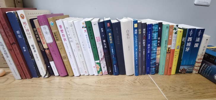 悬疑小说、散文、人物传记等书籍打包出，大部...