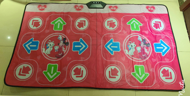 出售官方正品跳舞毯一件 还有两个游戏手柄 ...