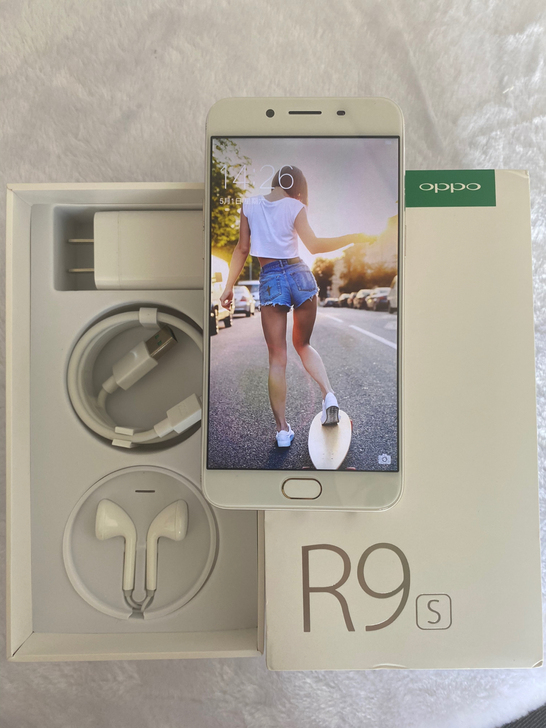 oppor9s   全网通  几乎全新