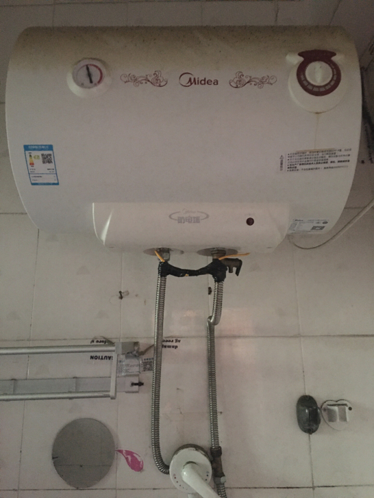 龙岗南联 有美的小热水器便宜出售200元