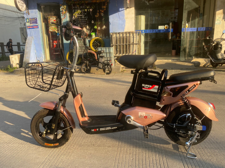 爱玛电动车48v12a 能跑30公里左右，...