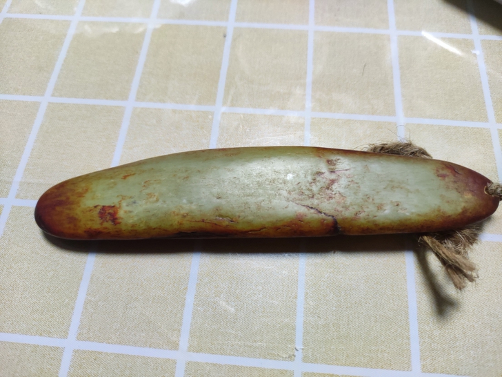 和田玉原石，造型不错，当个手把件或者镇纸很...