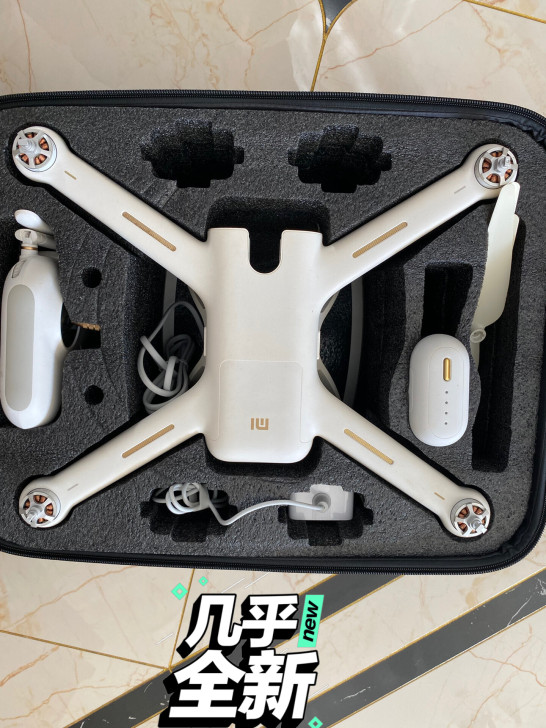 小米4K无人机全套 9.9成新 入手基本没...