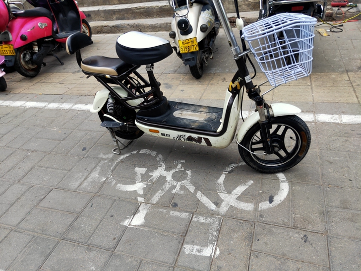 爱玛小电动车，啥问题没有，现在可以跑45公...