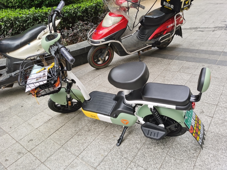 雅迪电动车 7.17刚买 因为考虑到不会骑...