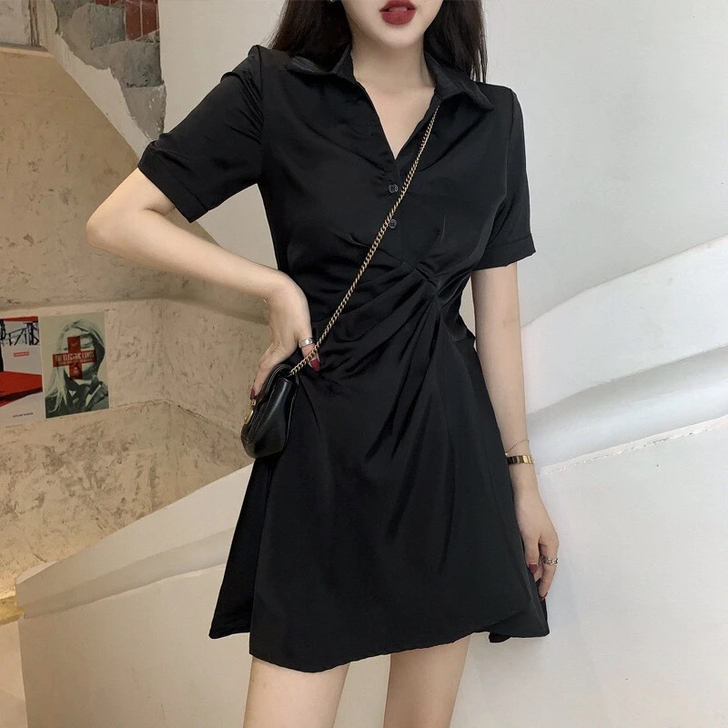 小黑裙连衣裙女夏设计感小众收腰显瘦气质不规...