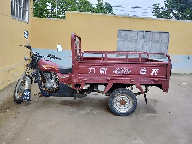 三轮摩托车,三轮车.低价外理,车没怎么用发...