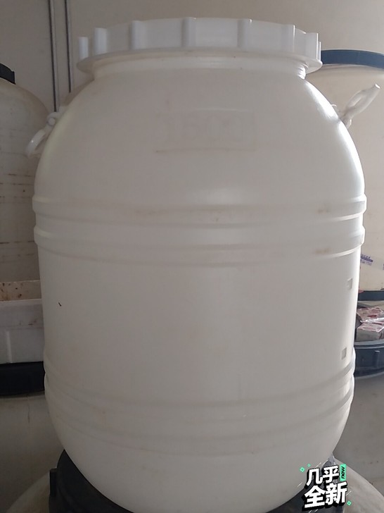 塑料桶水桶粮食桶50元处理。尺寸口径33盖...