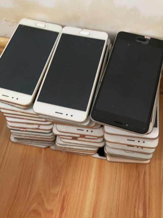 魅族魅蓝M5s 3+32，处理！工作室游戏...