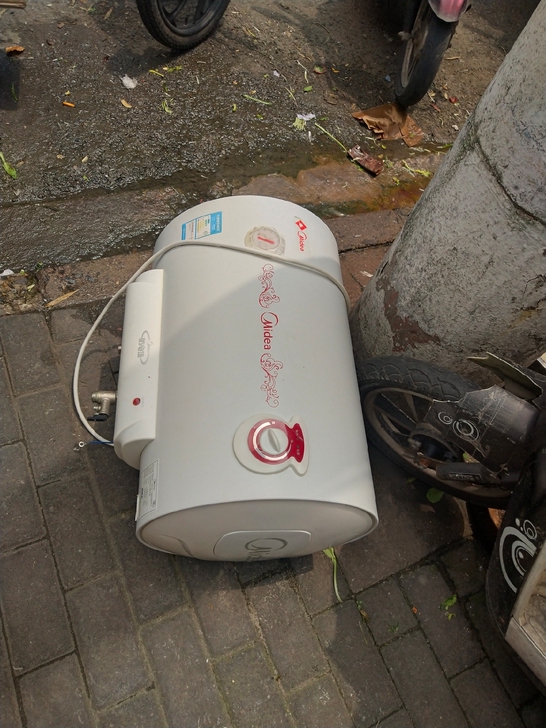 (包送货)美的热水器,40升,附近需要安装...