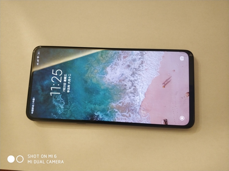 小米MIX3,成色如图,要的拿走吧,摔两次...