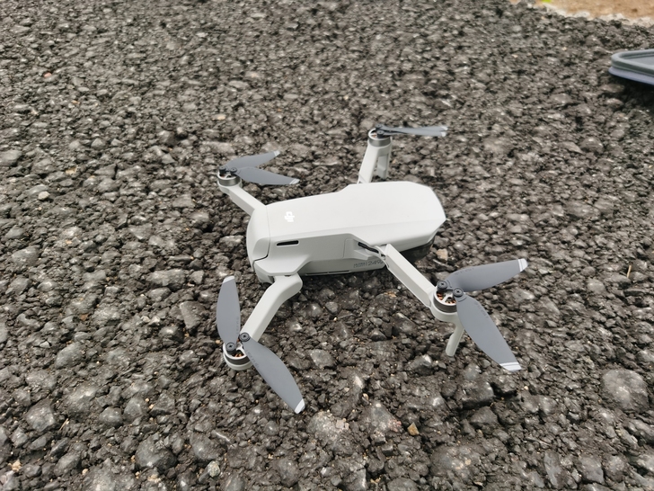 出售大疆御mini全能套无人机 3电 电池...