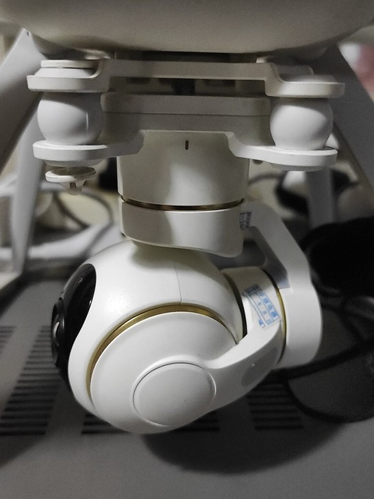 小米无人机4K版 成色如图 过放炸机 两块...