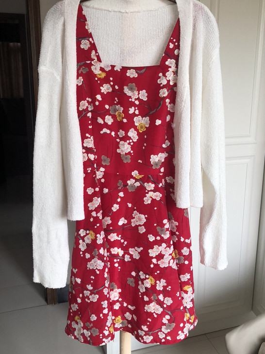 适合Ｓ的姑娘，买裙子送外面的小开衫