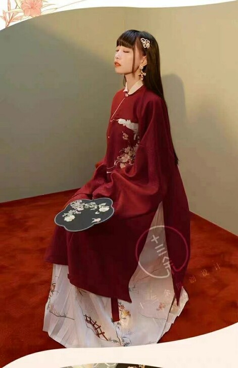 十三余小豆蔻儿[称猫]绣花立领斜襟长衫百迭...