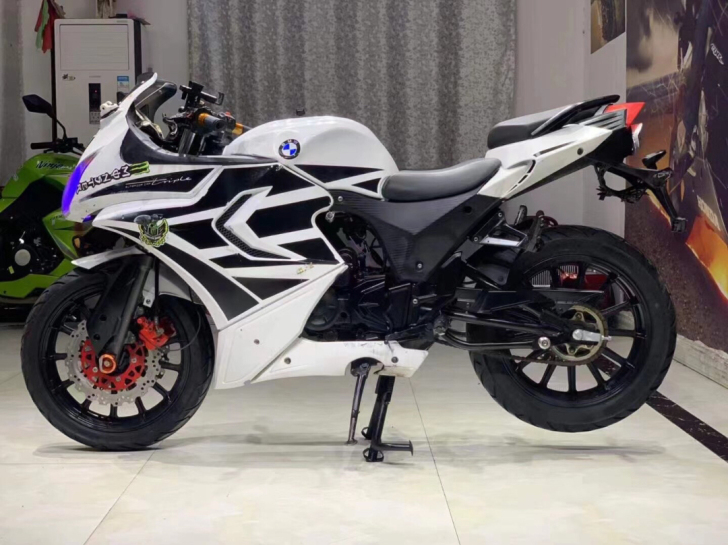 极品北极光250到货，最高配置改装爆闪恶魔...