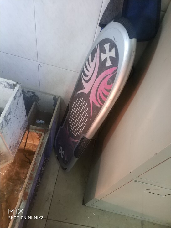 电动滑板车。电池坏掉了。配件。