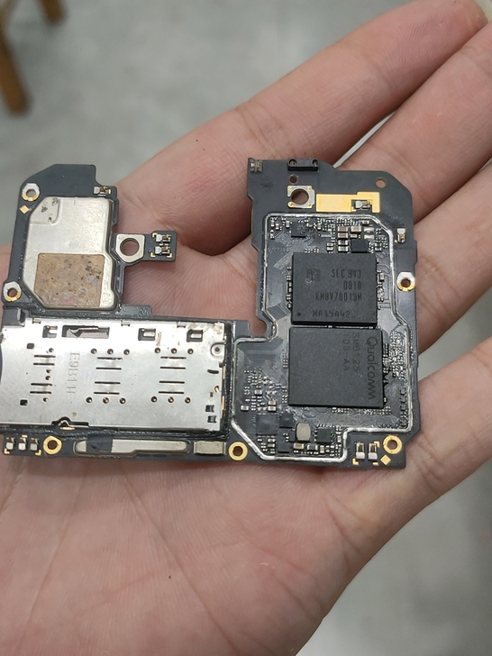 oppo a11x主板不开机，充电烧坏的，...