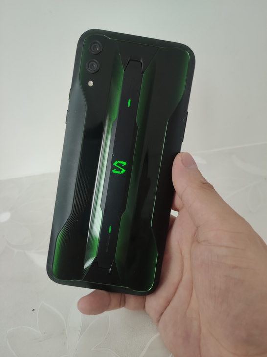 黑鲨2pro黑色12+128竞技游戏手机