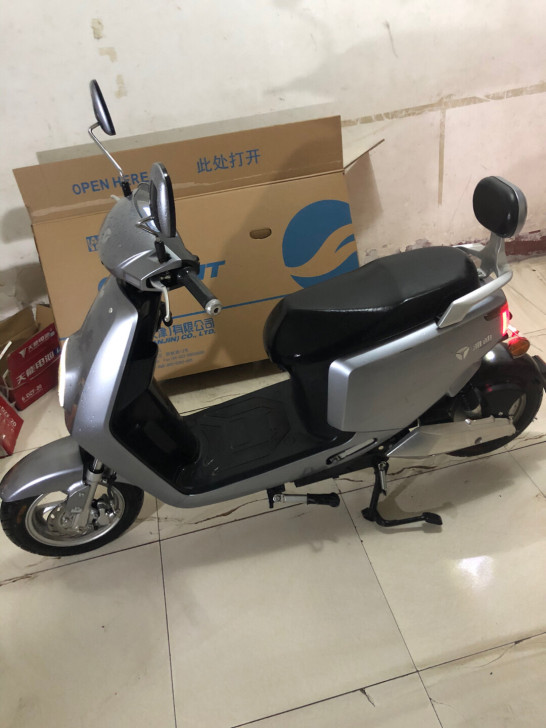 雅迪电动车 九成新