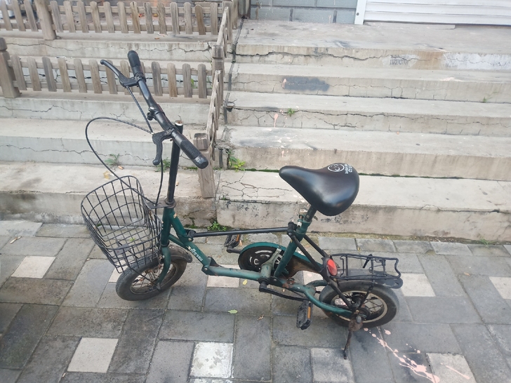 折叠小自行车，可以放到后备箱