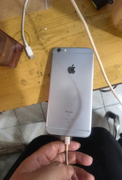苹果手机iPhone6splus，64g国...