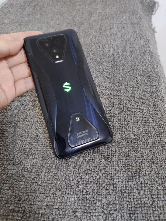黑鲨  黑鲨 游戏手机 3 (5G)，国行...