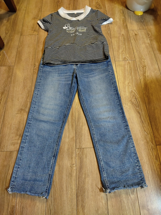 清衣柜白菜价，毛边牛仔裤39.上衣赠送，包...