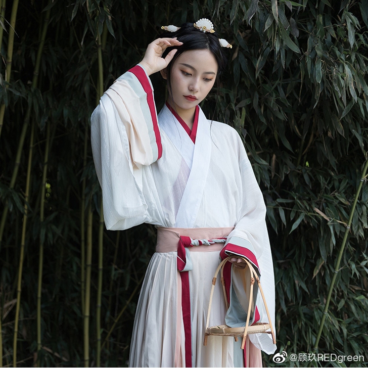 五五年秋色汉服