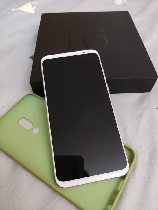 99新魅族16th plus白色6+128...