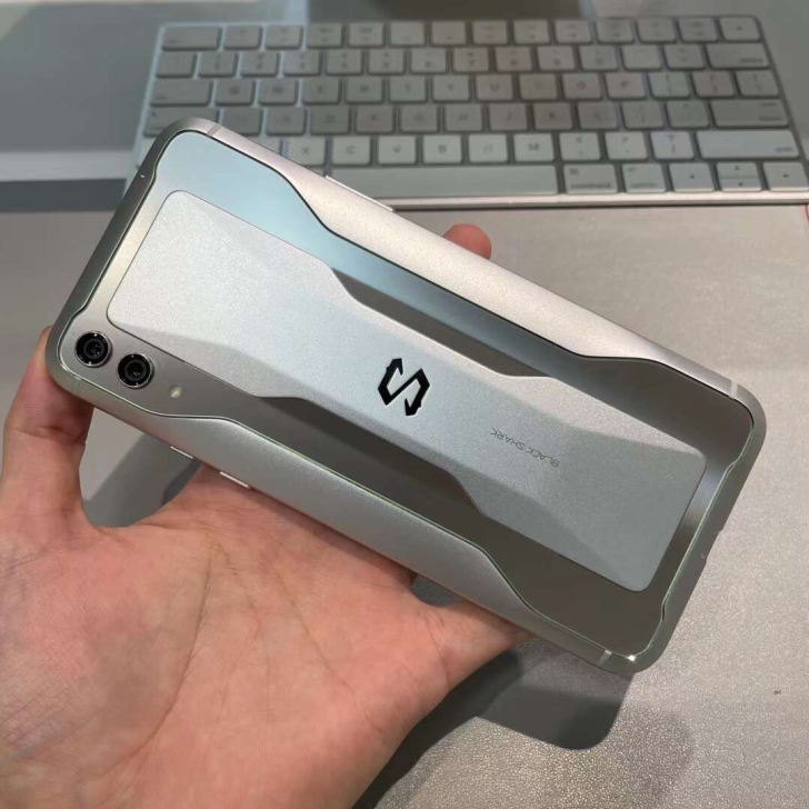 游戏手机黑鲨2