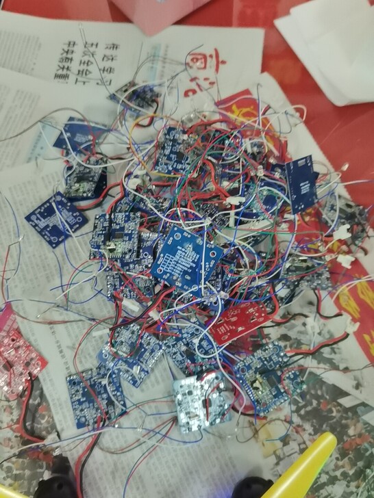 各种无人机电路板，因无遥控，当废板出售