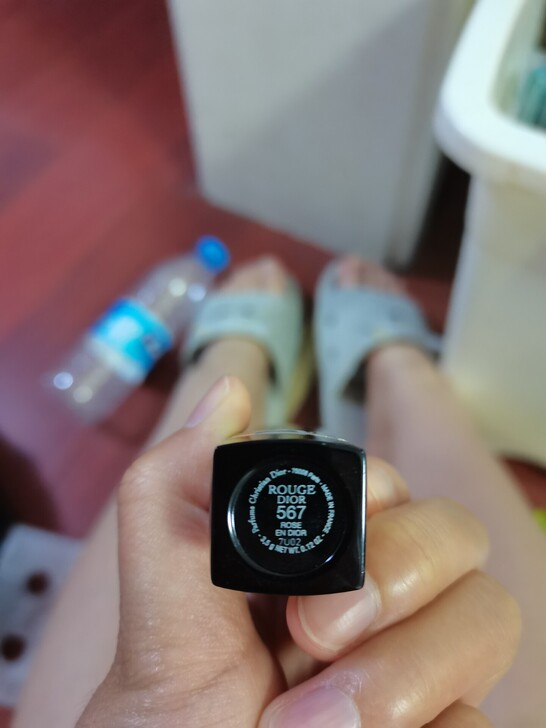 迪奥567色号 用过几次 是用棉签抹的  ...