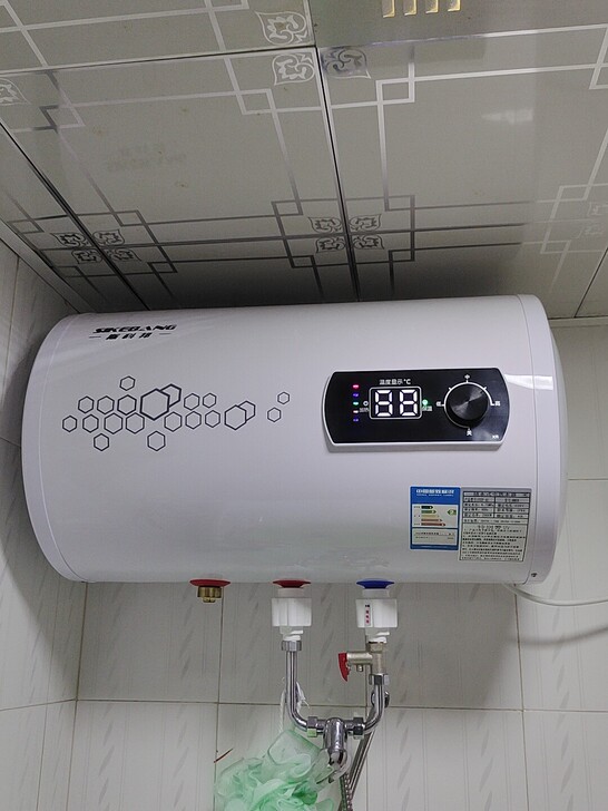 斯科邦，全新大屏显示热水器，全新未拆封，包...