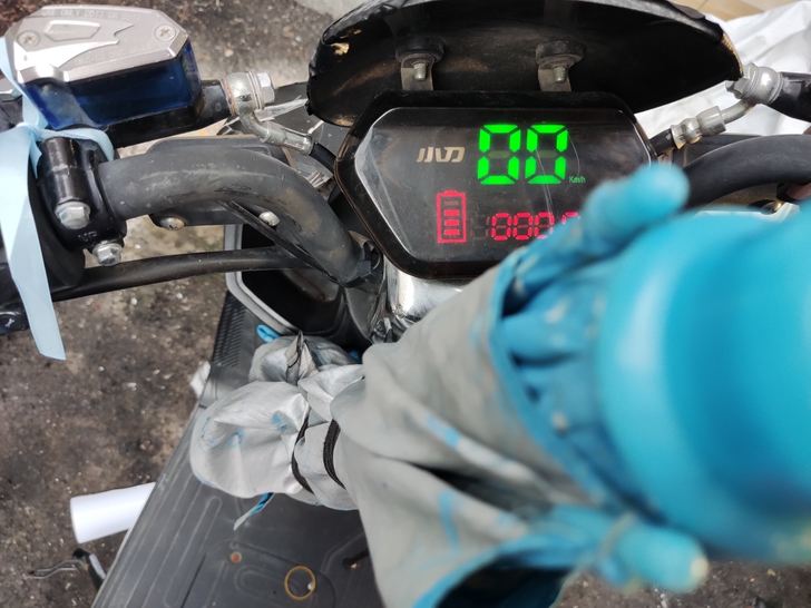 小刀电动车 车架 e换电不包电池