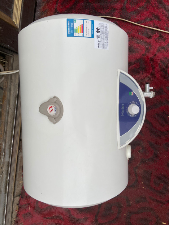 海尔热水器，九成新，50升，好使无拆修，