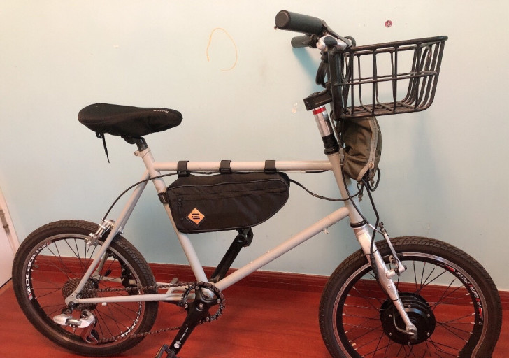 电动自行车，可以当自行车骑，轻巧方便很好骑...